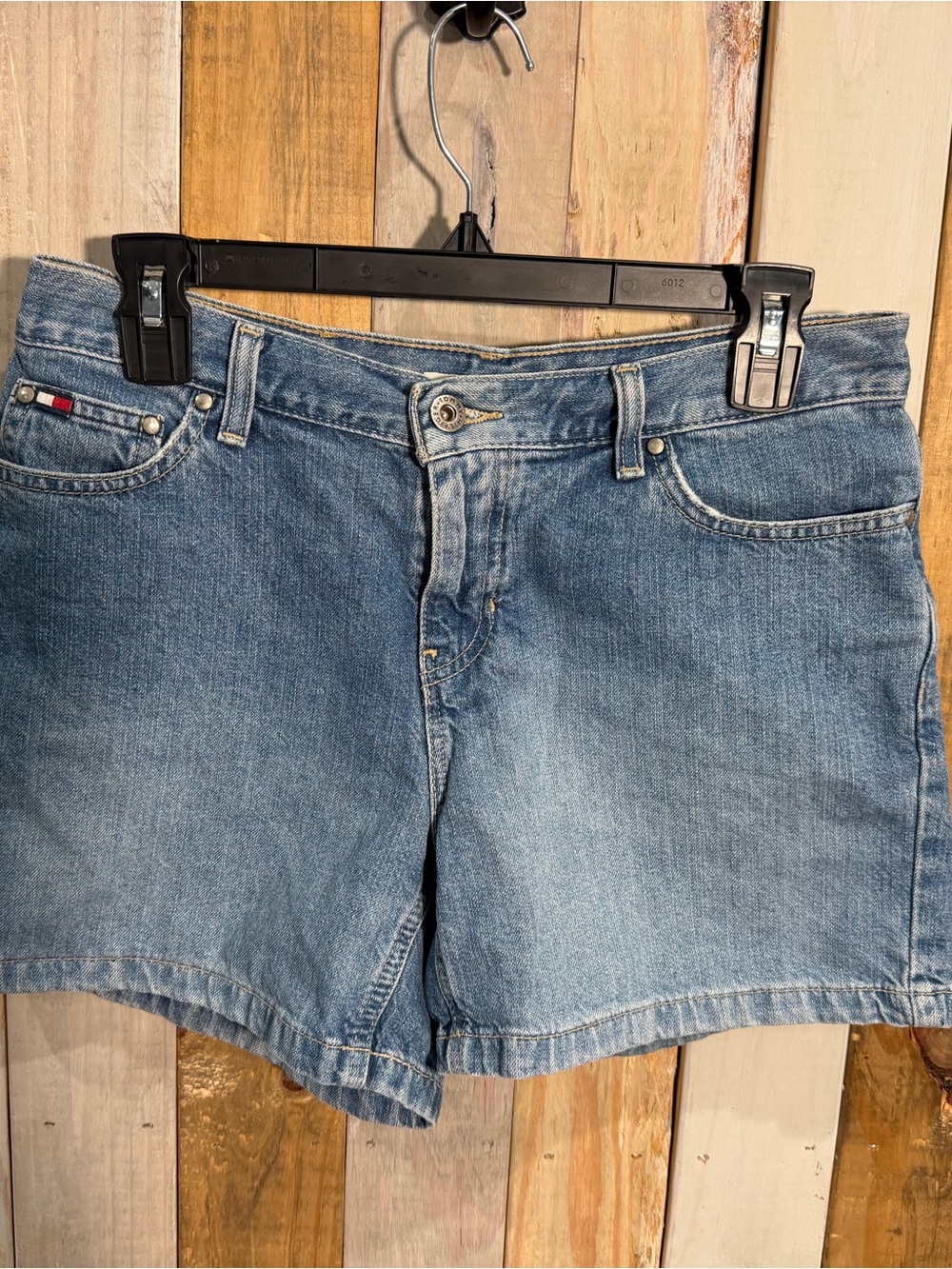 Vintage Y2K early 2000’s Tommy Hilfiger Denim Jean Shorts